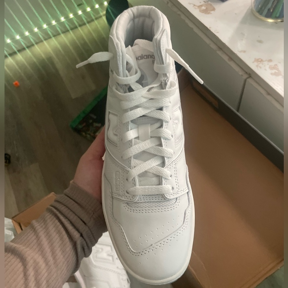 Mens NewBalances 650s. SIZE 8. Brand New.